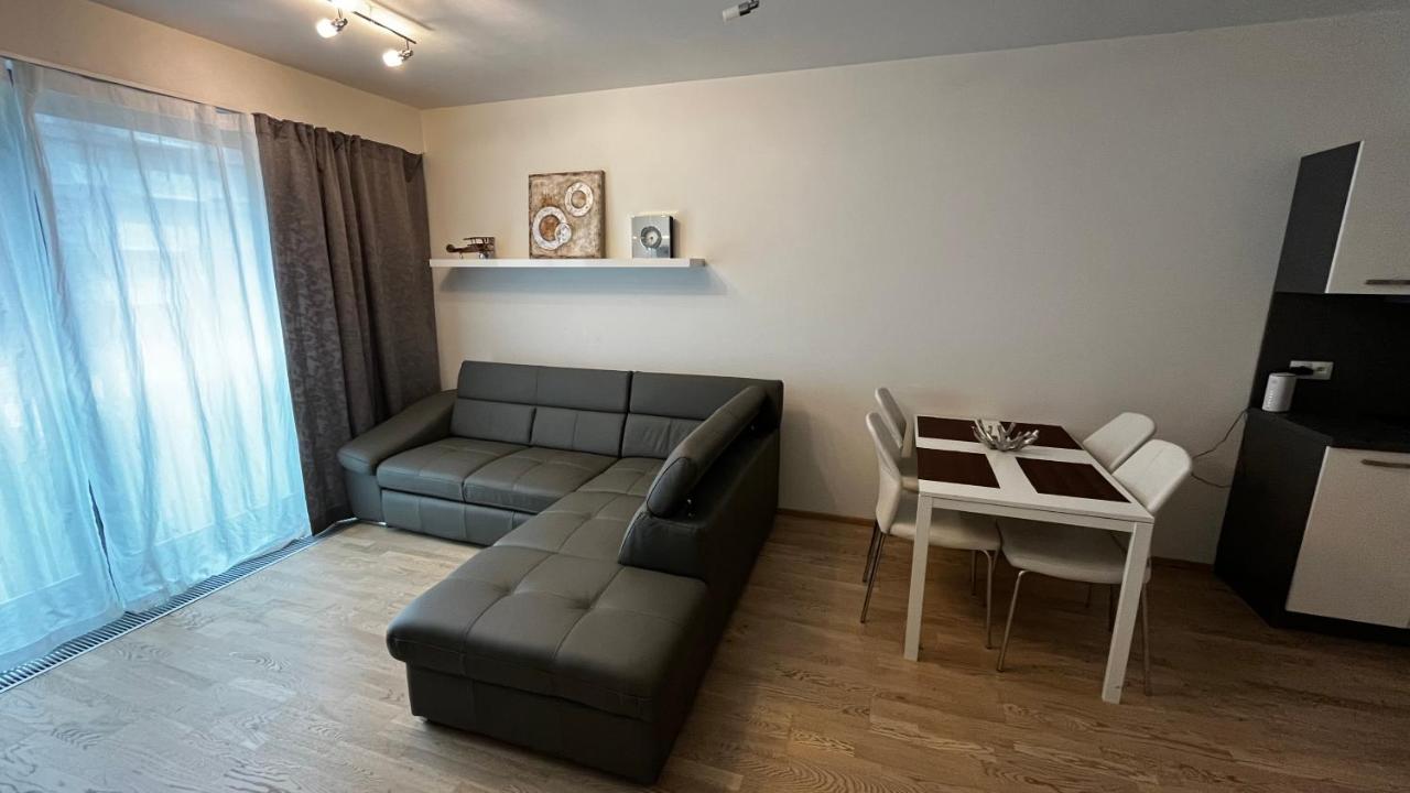 Residence Garden Tower - 8 Min Do Centra, Garaz Prague Exterior photo