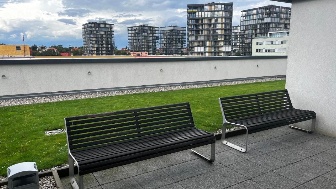 Residence Garden Tower - 8 Min Do Centra, Garaz Prague Exterior photo